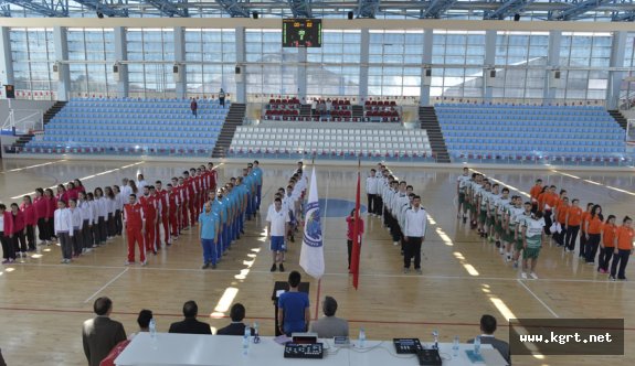 KMÜ’de Üniversiteler Arası Basketbol Müsabakaları Başladı