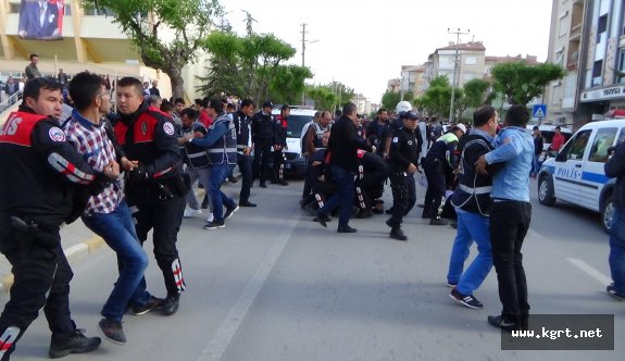 Maçtaki Taraftar Kavgasını Polis Önledi