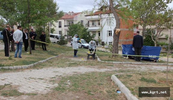 Lise Öğrencisi Parkta Ölü Bulundu