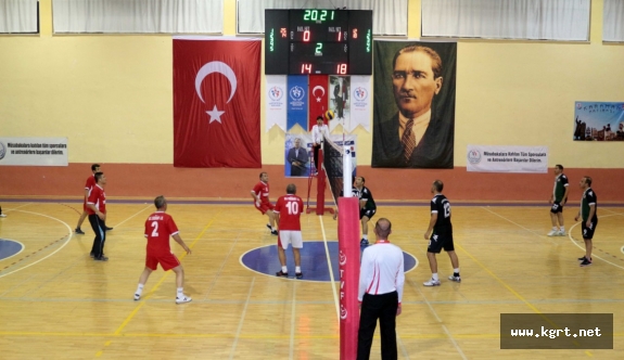 Öğretmenler, Voleybol Turnuvasında Ter Dökecek