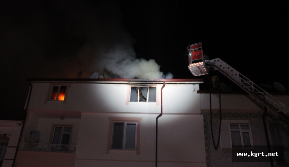 5 Katlı Apartmanın Teras Katında Çıkan Yangın Korkuttu
