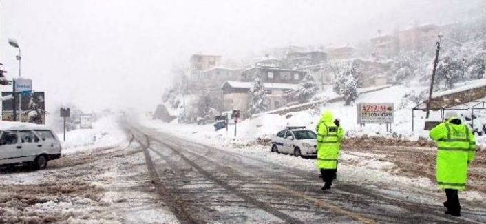 Alacabel Ve Sertavul Geçitlerinde Kar Yağışlarına Dikkat