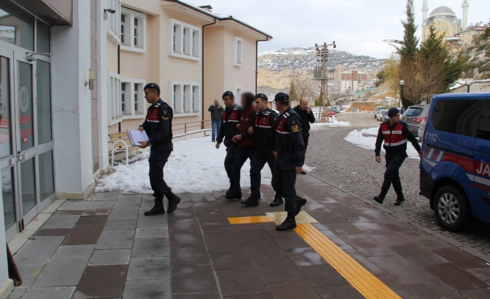 Hırsızlık Zanlısını Ayakkabısındaki Çizgi Ele Verdi