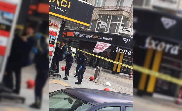 İsmetpaşa Caddesi Yaya Ve Araç Trafiğine Kapatıldı