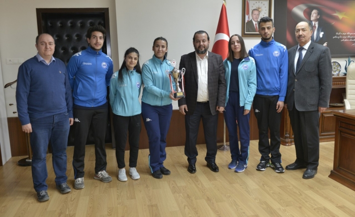 KMÜ Badminton Takımı Şampiyon Oldu