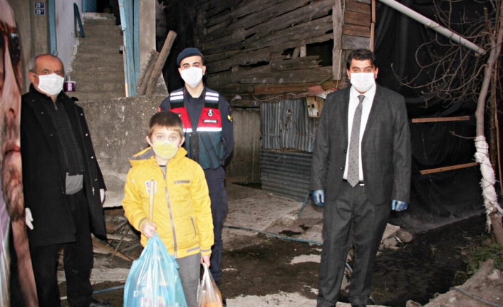 “Yasal Hakkım` Diyen Çocuk Jandarmadan Bakın Ne İstedi