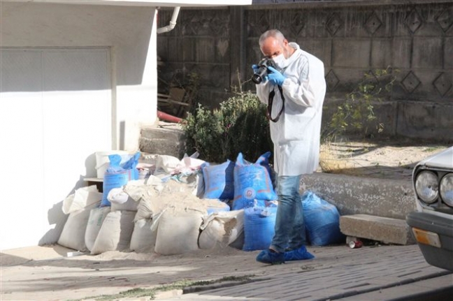 9 Metre Yükseklikten Beton Zemine Düştü