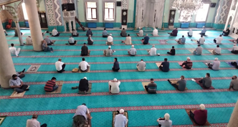 Diyanet’ten Cuma Namazı Açıklaması