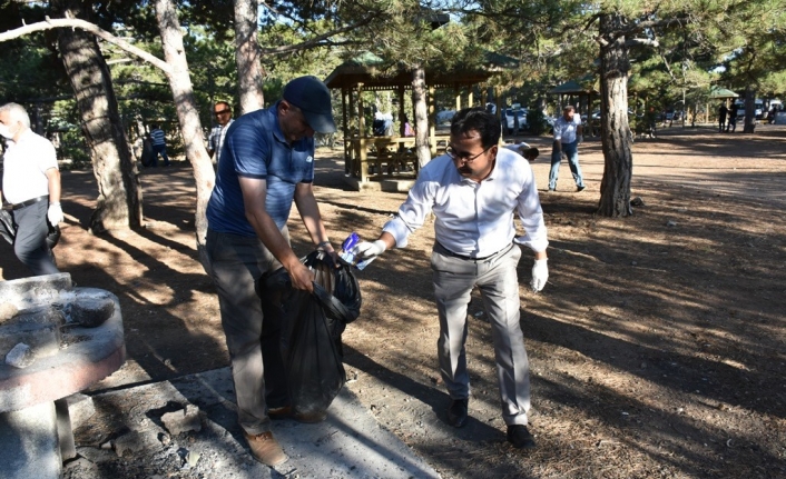 Karaman’da Öğretmen ve Öğrencilerden Örnek Davranış