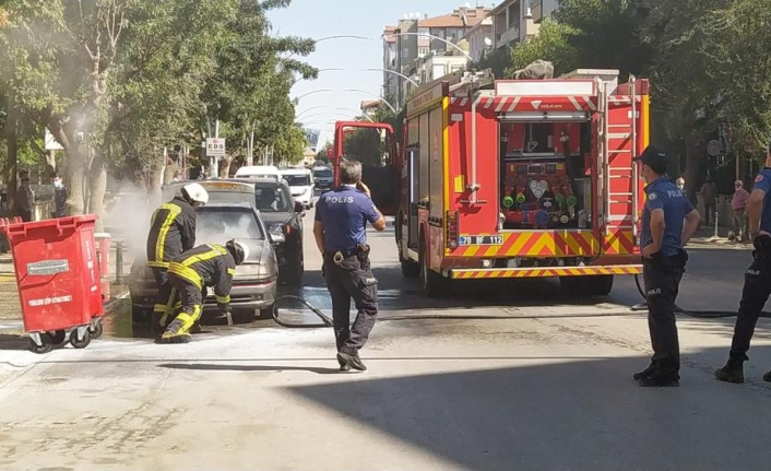 Karaman’da Park Halindeki Otomobil Yandı