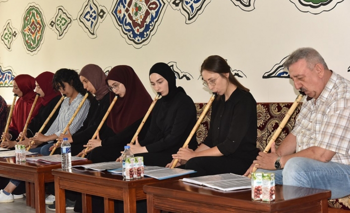 Vali Işık, Genç Neyzenlerin Sertifika Törenine Katıldı