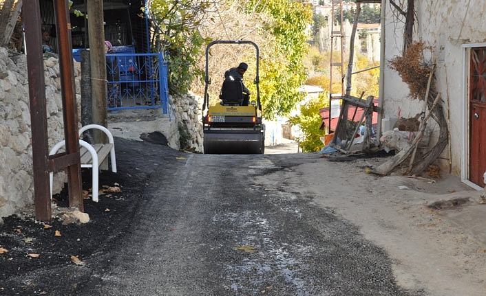 Ermenek Belediyesi Asfalt Çalışmalarını Sürdürüyor