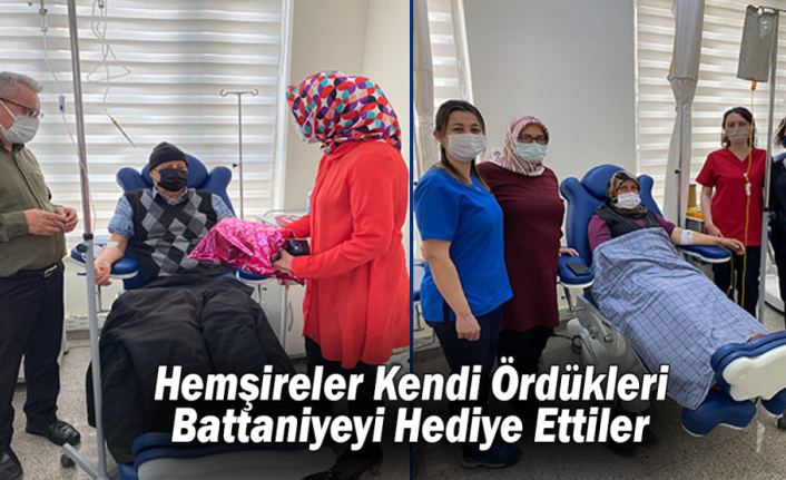 Hemşireler Kendi Ördükleri Battaniyeyi Hediye Ettiler