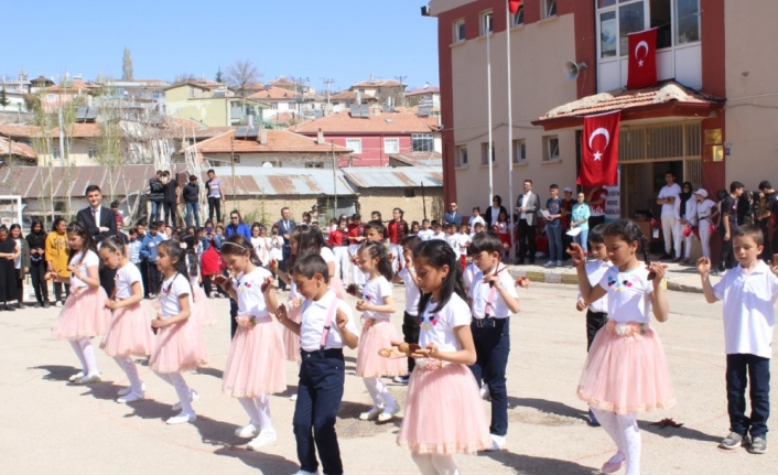 Morcalı İlköğretim Okulunda 23 Nisan Coşkusu