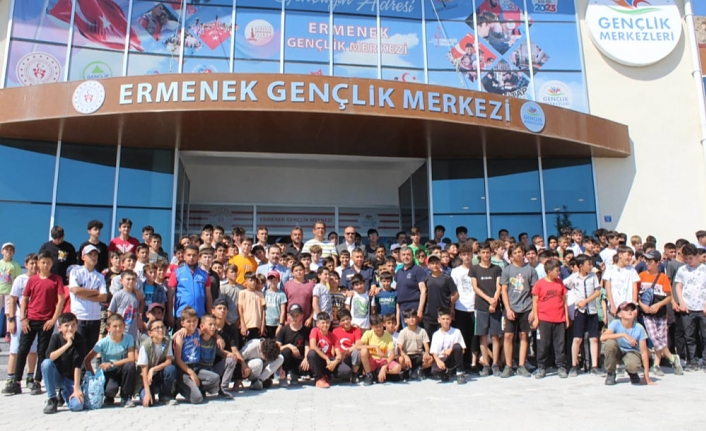 Ermenek’ten 220 Öğrenci Gençlik Kampı İçin Yola Çıktı