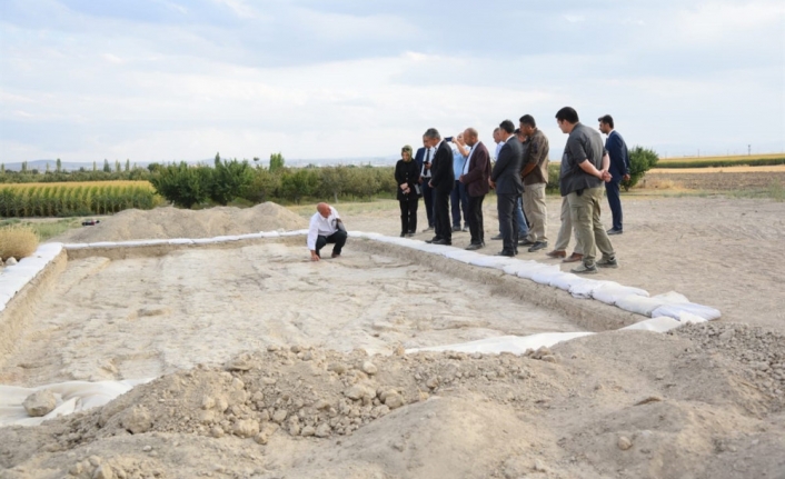 Vali Akkoyun Kazı Çalışmalarını Yerinde İnceledi