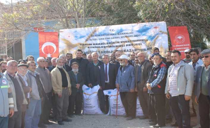 Karaman’da 169 Üreticiye Arpa Tohumu Teslim Edildi