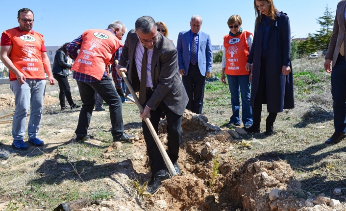 Depremde Hayatını Kaybeden Öğrenciler Adına Hatıra Ormanı