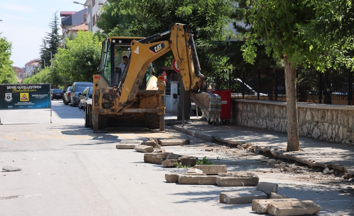 2. İstasyon Caddesi Yenileniyor