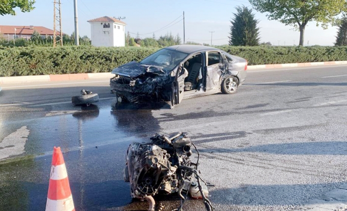 Otomobilin Motoru Fırladı