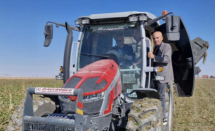 "Bizim Vali" Şimdi de Pancar Hasat Ediyor