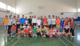 Şahin’den Ayrancılı Öğrencilere Özel Badminton...