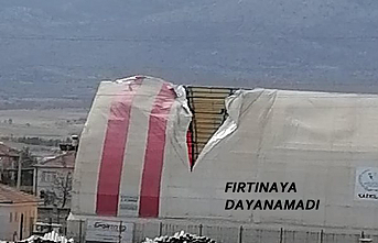 Karaman’da Halı Saha Tesisi Fırtınaya Dayanamadı