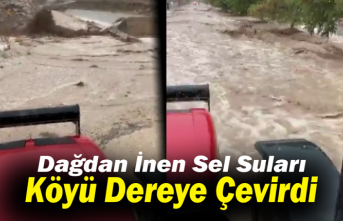 Karaman’da Dağdan İnen Sel Suları Köyü Dereye...