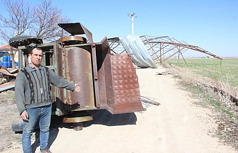 Karaman’da Çıkan Hortum Patoz Makinesini Devirdi