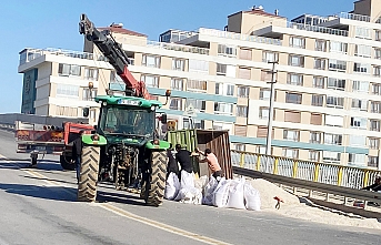 Emekler Yola Saçıldı   